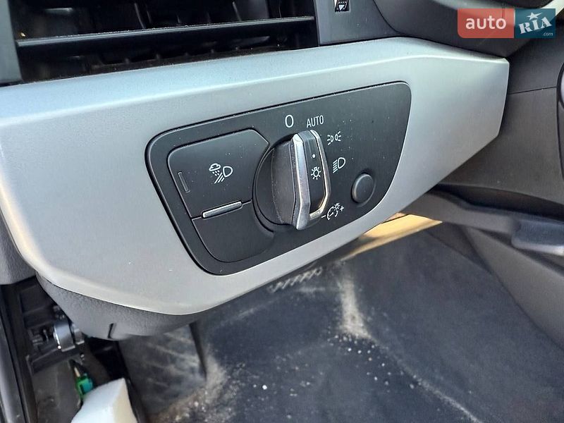 Седан Audi A4 2023 в Києві