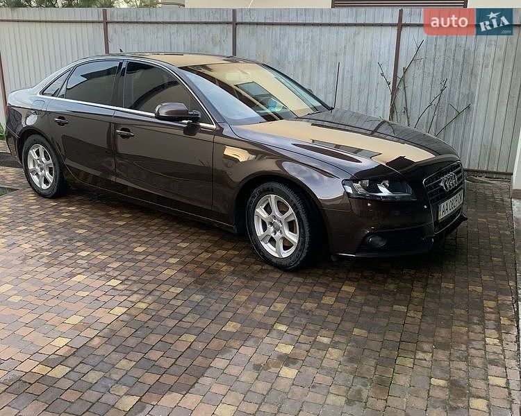 Седан Audi A4 2011 в Киеве