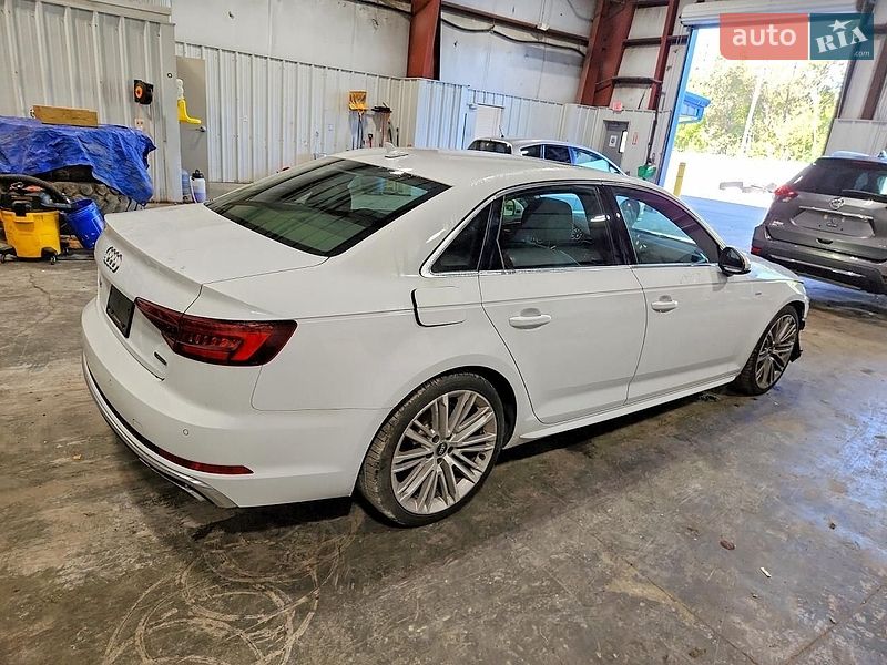 Седан Audi A4 2019 в Львові