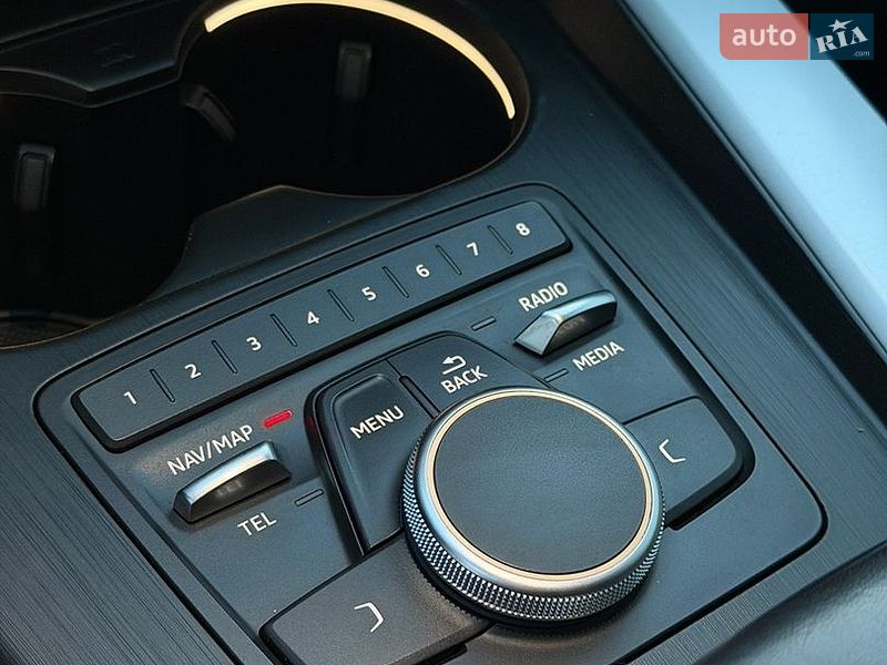 Седан Audi A4 2018 в Тернополе