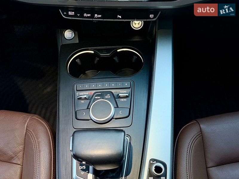 Седан Audi A4 2018 в Тернополе