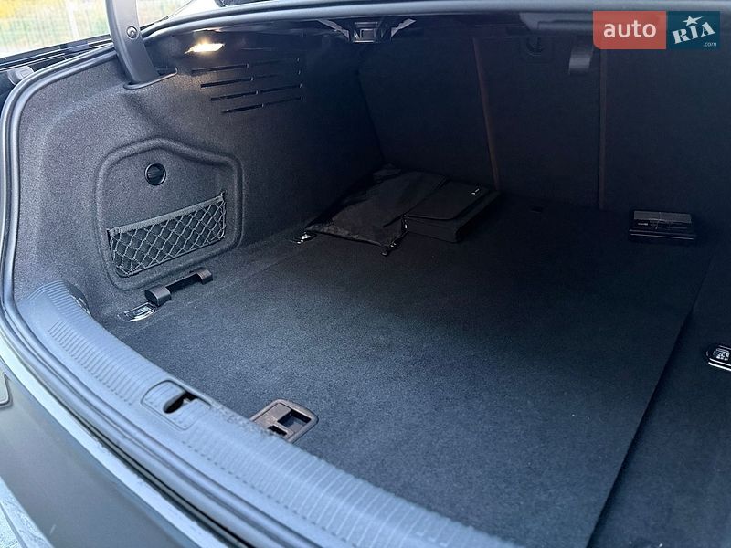 Седан Audi A4 2018 в Тернополе