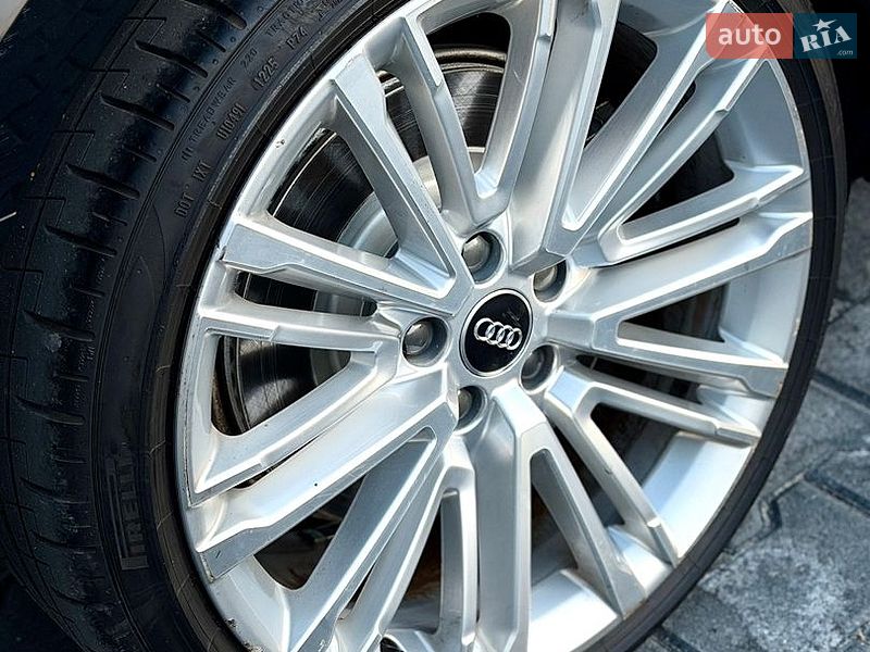 Седан Audi A4 2018 в Тернополе