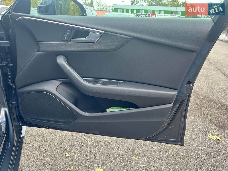 Седан Audi A4 2016 в Києві