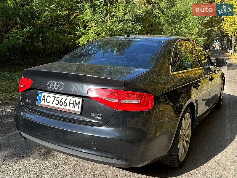 Седан Audi A4 2012 в Луцьку