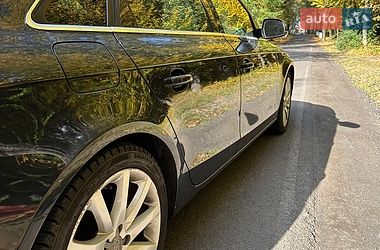 Седан Audi A4 2012 в Луцьку