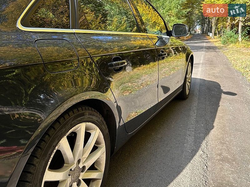 Седан Audi A4 2012 в Луцьку