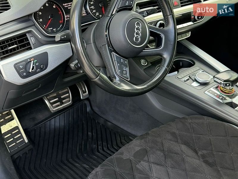 Седан Audi A4 2015 в Львове