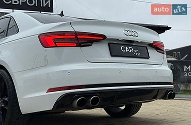 Седан Audi A4 2016 в Львові
