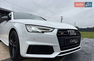 Седан Audi A4 2016 в Львові