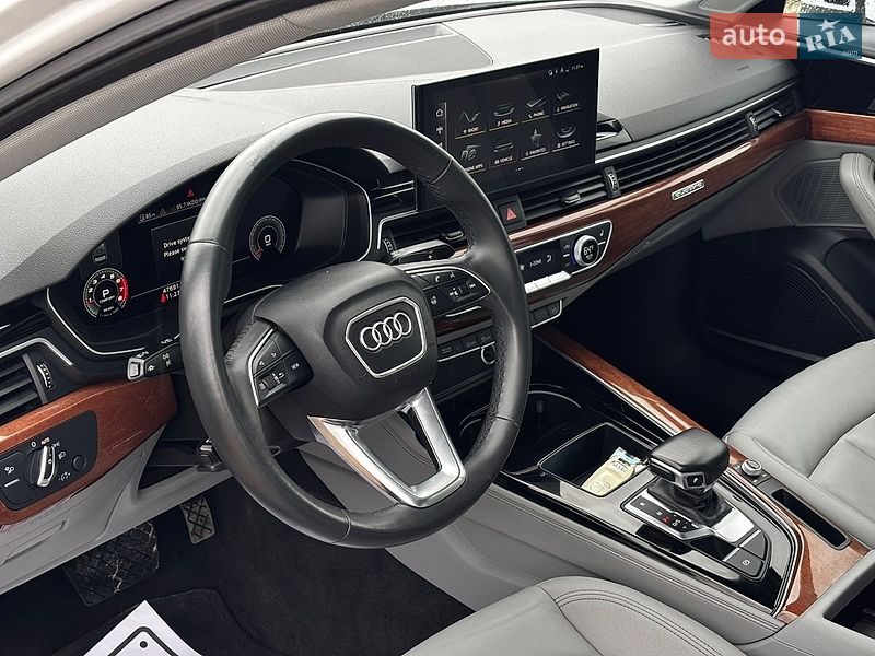 Седан Audi A4 2021 в Львове