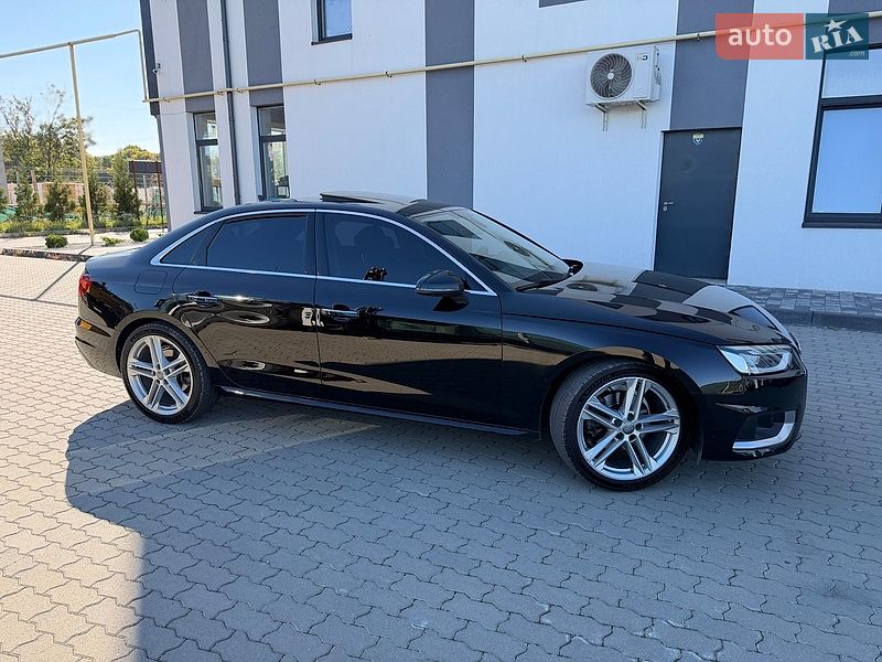 Седан Audi A4 2019 в Львове