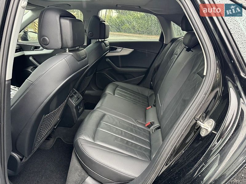 Седан Audi A4 2016 в Киеве