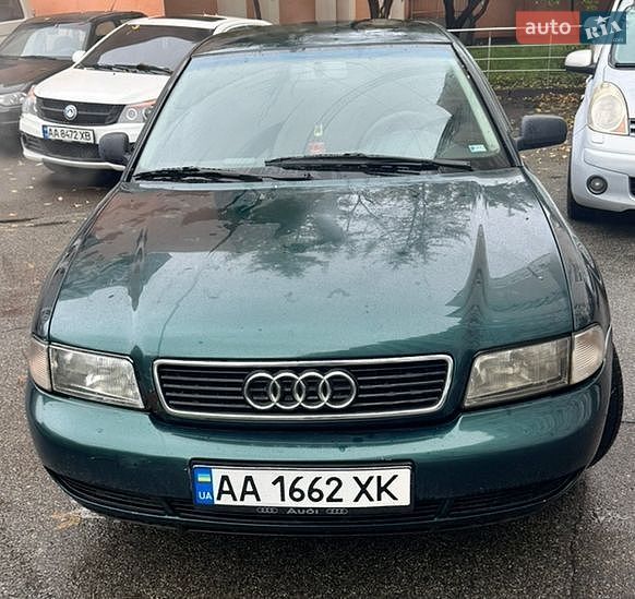 Седан Audi A4 1995 в Києві