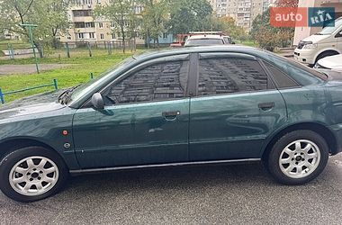 Седан Audi A4 1995 в Києві