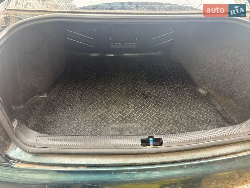 Седан Audi A4 1995 в Києві