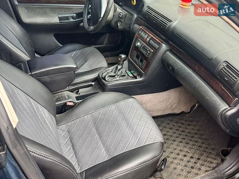 Седан Audi A4 1995 в Києві