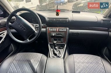 Седан Audi A4 1995 в Києві