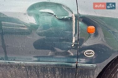Седан Audi A4 1995 в Києві
