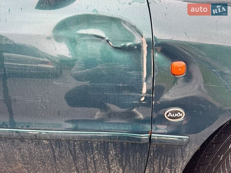Седан Audi A4 1995 в Києві