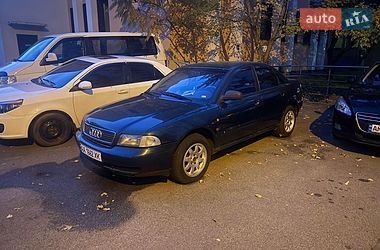 Седан Audi A4 1995 в Києві