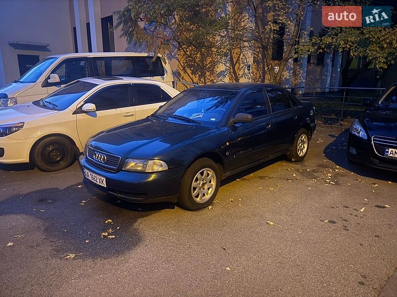 Седан Audi A4 1995 в Києві