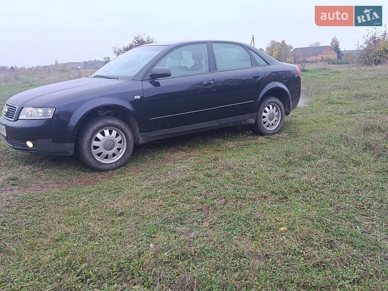 Седан Audi A4 2001 в Сарнах
