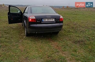 Седан Audi A4 2001 в Сарнах