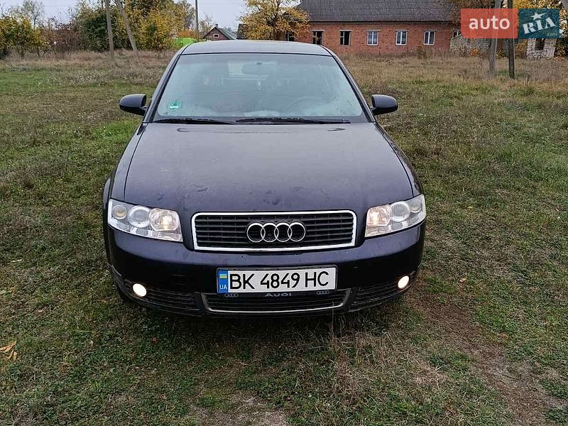 Седан Audi A4 2001 в Сарнах