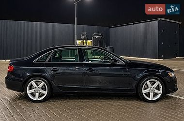 Седан Audi A4 2010 в Львове
