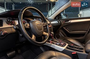 Седан Audi A4 2010 в Львове