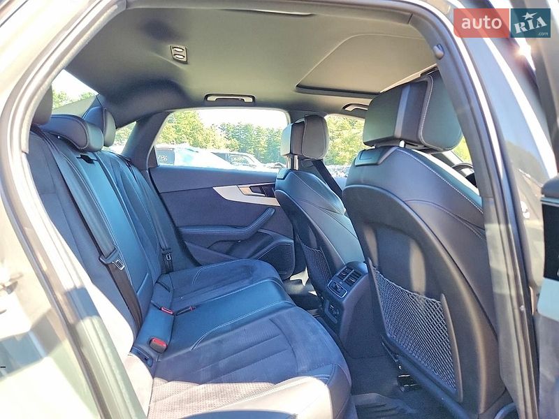 Седан Audi A4 2022 в Хмельницькому