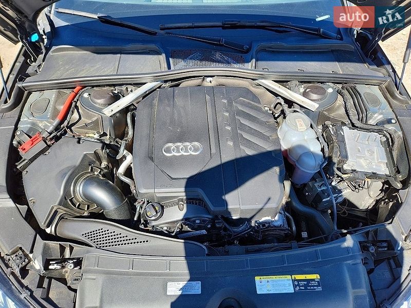 Седан Audi A4 2022 в Хмельницькому