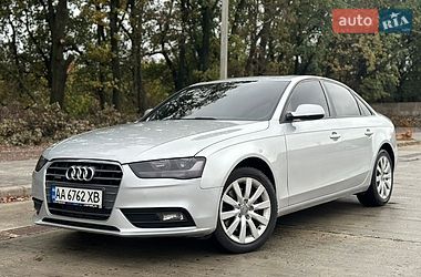 Седан Audi A4 2012 в Киеве