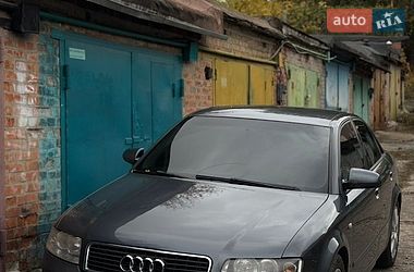 Седан Audi A4 2002 в Чугуєві