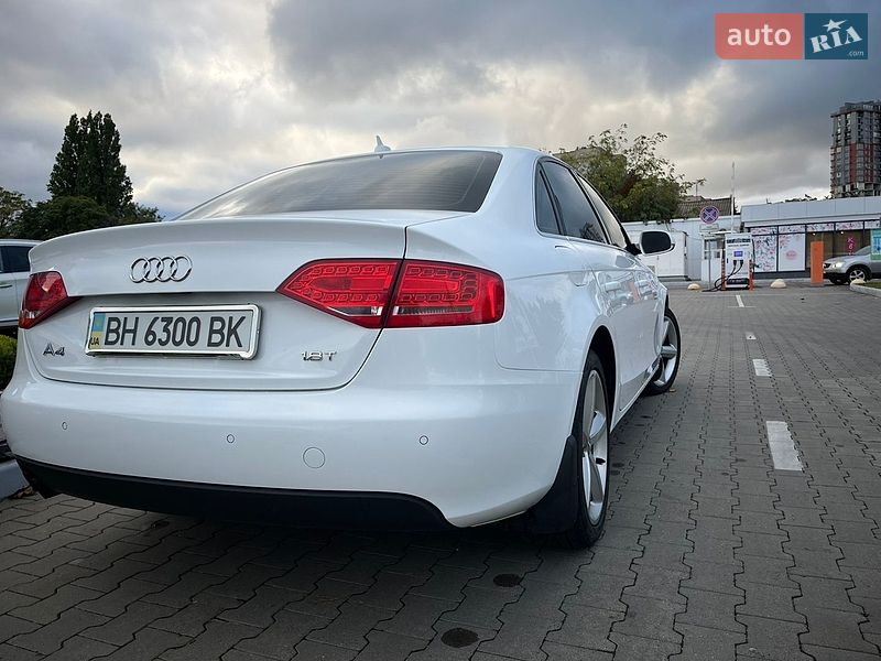 Седан Audi A4 2010 в Одесі