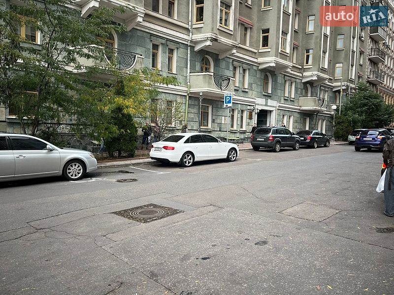 Седан Audi A4 2010 в Одесі
