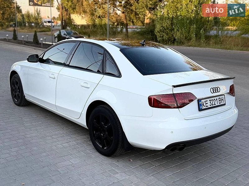 Седан Audi A4 2009 в Дніпрі