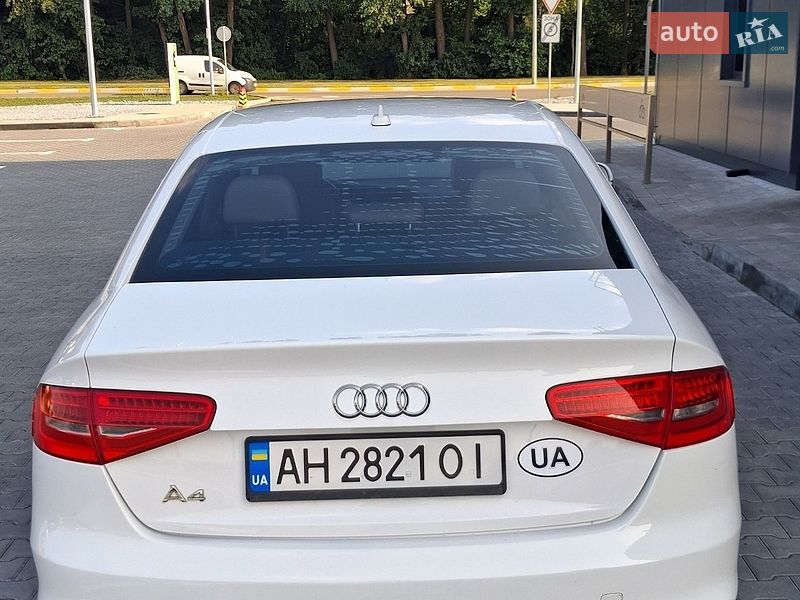 Седан Audi A4 2014 в Ирпене