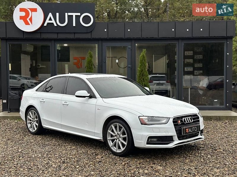 Седан Audi A4 2014 в Львове