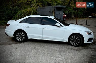 Седан Audi A4 2022 в Киеве