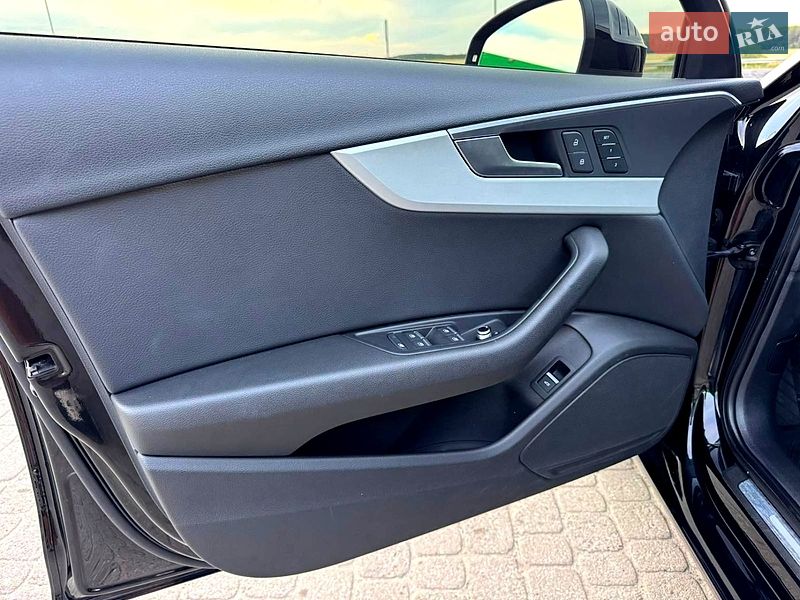 Седан Audi A4 2017 в Хмельницком