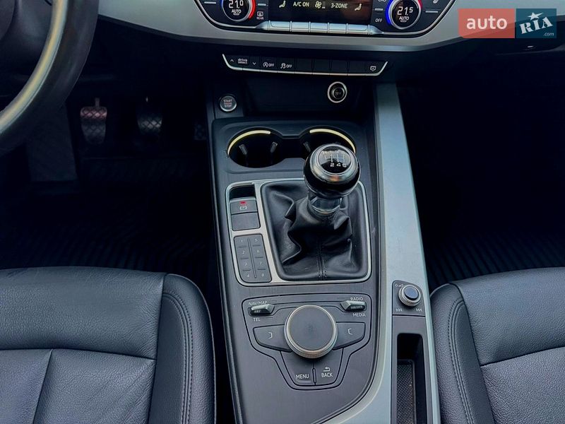 Седан Audi A4 2017 в Хмельницком