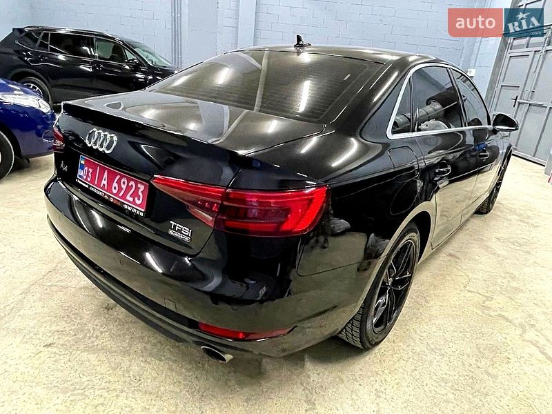 Седан Audi A4 2017 в Хмельницком