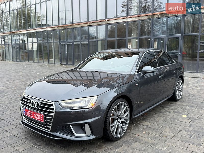 Седан Audi A4 2018 в Ровно