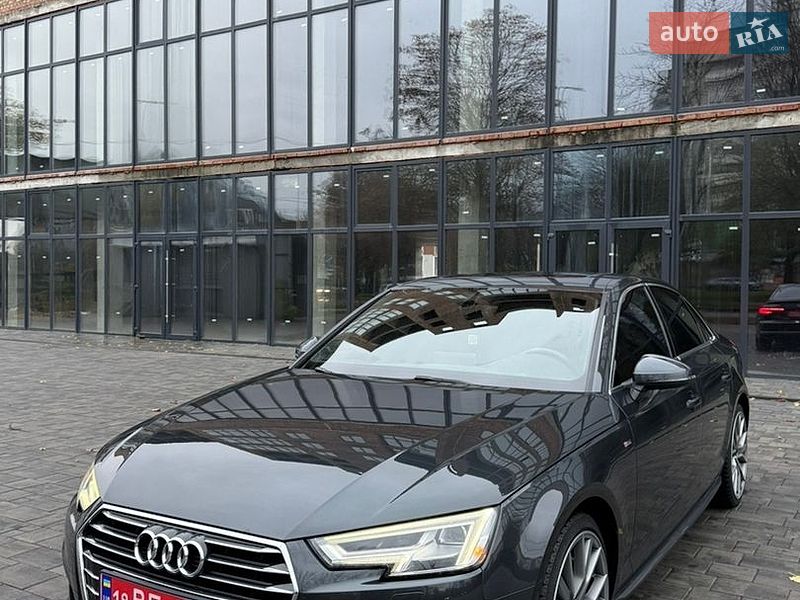 Седан Audi A4 2018 в Ровно