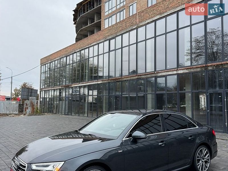 Седан Audi A4 2018 в Ровно