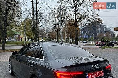 Седан Audi A4 2018 в Ровно
