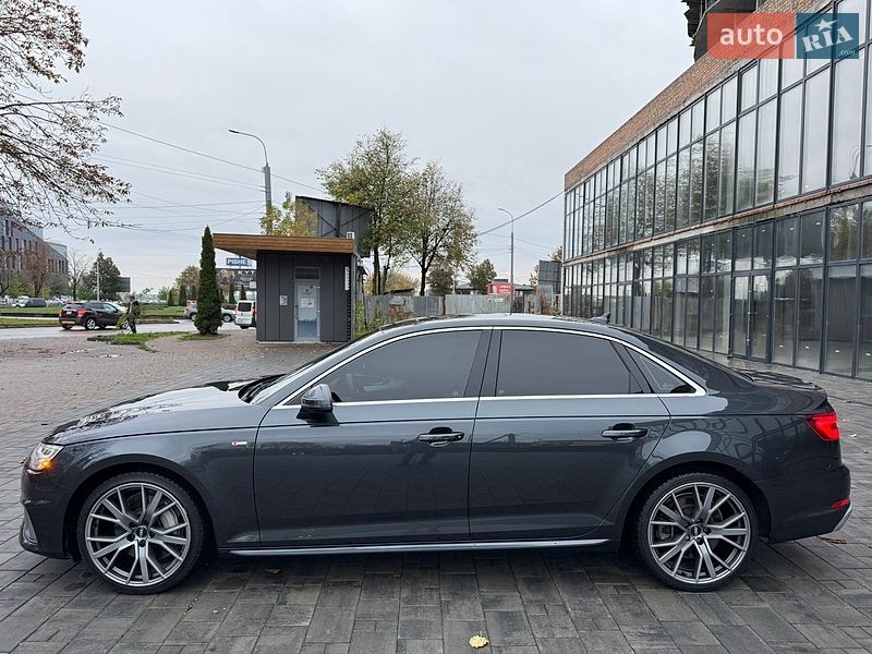 Седан Audi A4 2018 в Ровно