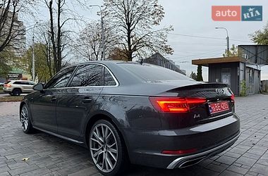 Седан Audi A4 2018 в Ровно